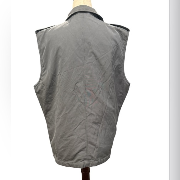 Aquascutum of London Men’s Vest - Picture 2 of 6